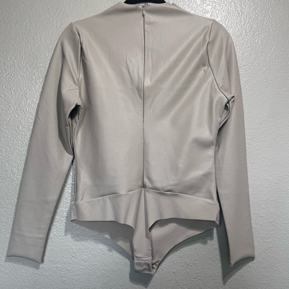 New Skims Faux Leather Shell Long Sleeve Thong Bodysuit Size XL - Picture 8 of 16